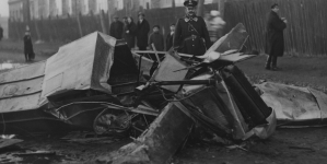 Szczątki samolotu amfibii PZL.12, który rozbił się w Warszawie 21.03.1931 r.