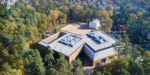 Widok lotniczy kompleksu Muzeum Józefa Piłsudskiego w Sulejówku.