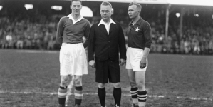Mecz piłki nożnej TS Wisła Kraków - Chelsea FC na stadionie Wisły Kraków rozegrany z okazji 30-lecia Towarzystwa Sportowego Wisła Kraków w maju 1936 r.
