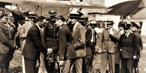 Powitanie na lotnisku Okęcie lotników radzieckich w lipcu 1933 r.