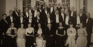 Uczestnicy przyjęcia wydanego na cześć gości francuskich podczas Międzynarodowych Targów Poznańskich w 1933 r.