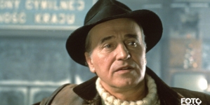Jan Nowicki w filmie Filipa Bajona "Bal na dworcu w Koluszkach" z 1989 roku.