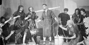 Przedstawienie "Książę niezłomny" Pedra Calderona de la Barca w Teatrze im. Juliusza Słowackiego w Krakowie w październiku 1926 roku.