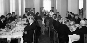 Pożegnanie naczelnika Wydziału Prasowego Prezydium Rady Ministrów Tadeusza Święcickiego przez dziennikarzy warszawskich 2.12.1935 r.