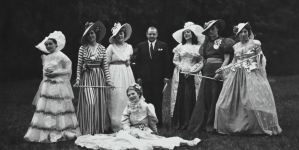 Przyjęcie u hrabiny Marty Krasińskiej w Królikarni, urządzone przez Związek Artystów Plastyków "Blok" w maju 1936 roku.