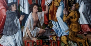 Postacie adoratorów z epitafium Stanisława Chroberskiego w katedrze w Sandomierzu.