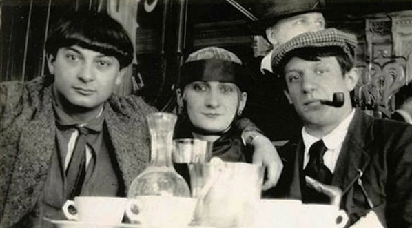  Pablo Picasso, Mojżesz Kisling i Paquerette w kawiarni La Rotonde na Motrparnassie w sierpniu 1916 r.  