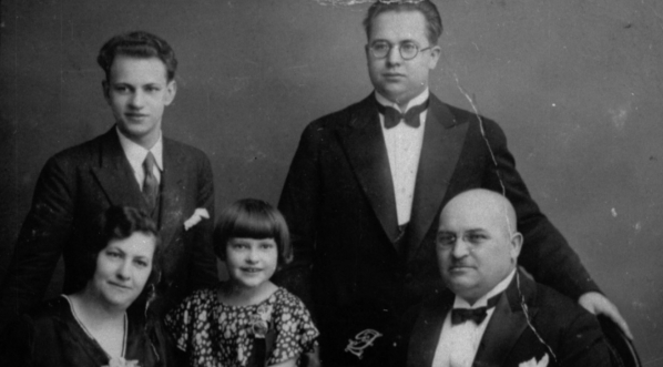  Wilhelm Grimsmann z żoną i dziećmi.  