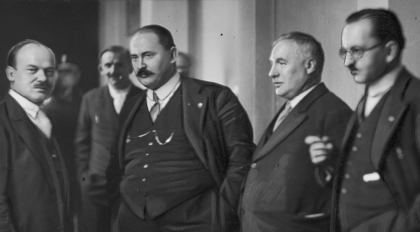  Proces brzeski w Sądzie Okręgowym mieszczącym się w pałacu Paca przy ulicy Miodowej 15 w Warszawie.  