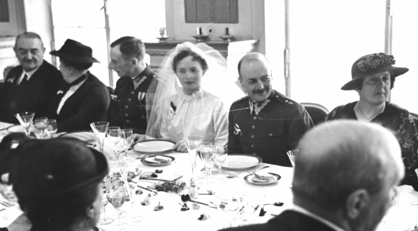  Ślub hrabiego Tadeusza Czackiego z hrabianką Marią Plater-Zyberk w maju 1938 roku.  