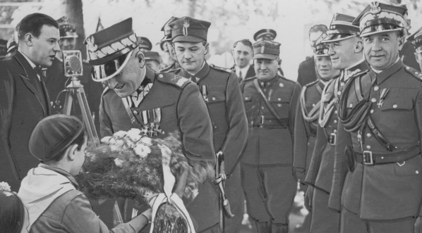  Przekazanie wojsku sprzętu ufundowanego przez mieszkańców Łucka we wrześniu 1938 r.  