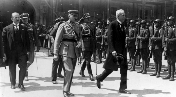  Uroczystość zaprzysiężenia prezydenta RP Ignacego Mościckiego na Zamku Królewskim w Warszawie 4.06.1926 r.  