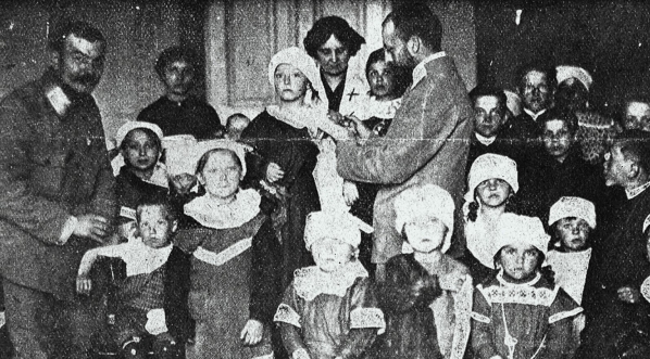  Szczepienie przeciw ospie w Piotrkowie w 1915 roku.  