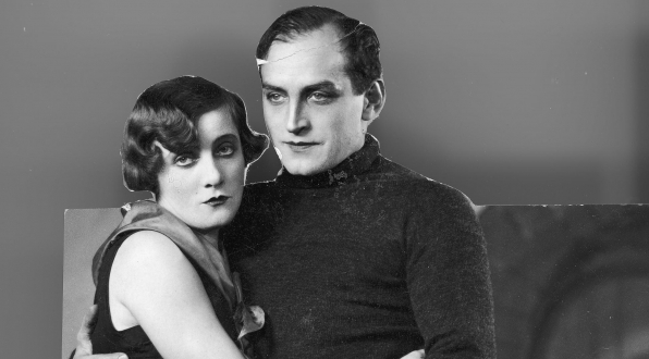  Stanisława Nowicka i Tadeusz Olsza w skeczu "W marynarskiej tawernie" w teatrze Morskie Oko w Warszawie w 1931 r.  