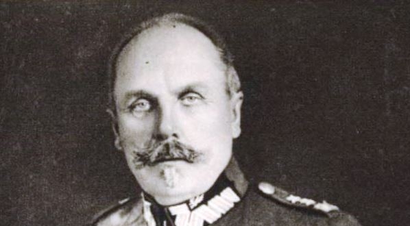  "Gen. Władysław Jędrzejewski, od 20.III.1919 dowódca Załogi lwowskiej, od maja 1919 do końca wojny polsko-ukraińskiej dowódca dywizji i grupy operacyjnej."  