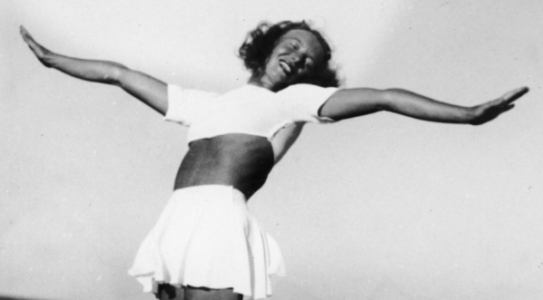  Ziuta Buczyńska podczas pobytu wypoczynkowego w Jastrzębiej Górze w 1936 r.  