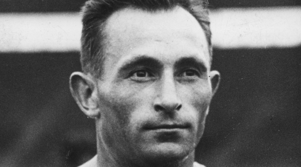  Lekkoatleta Józef Noji na zawodach lekkoatletycznych na stadionie White City w Londynie w lipcu 1936 r.  