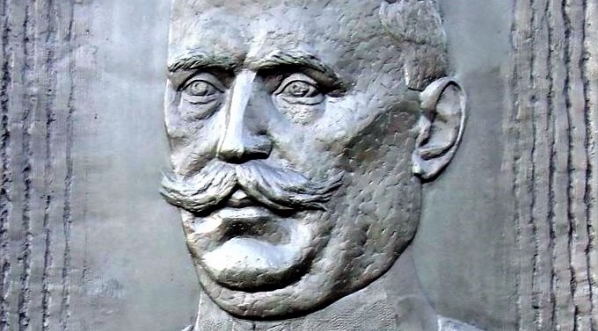  Tablica pamiątkowa Bronisława Gembarzewskiego w Muzeum Wojska Polskiego w Warszawie.  