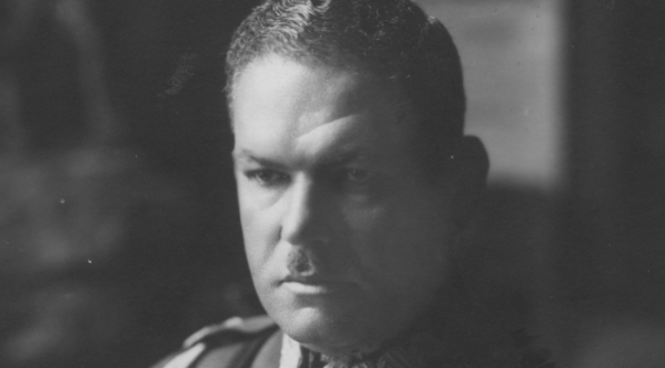  Oswald Frank, generał brygady, dowódca OK VII Poznań.  