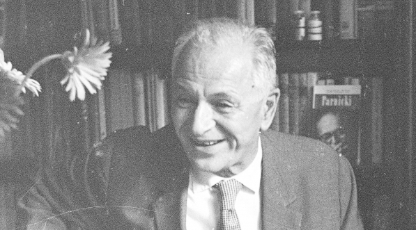  Pisarz Teodor Parnicki w gabinecie w 1973 r.  