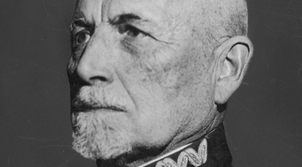  Kazimierz Szefer, duchowny kalwiński, naczelny kapelan wyznania ewangelicko-reformowanego Wojska Polskiego.  