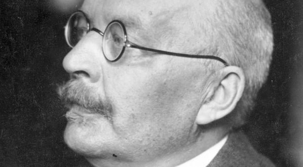  Jan Karol Kochanowski - historyk, profesor Uniwersytetu Warszawskiego, członek-założyciel Wyższych Kursów Naukowych (później Wolnej Wszechnicy Polskiej), prezes Towarzystwa Naukowego Polskiego, członek Polskiej Akademii Umiejętności.  
