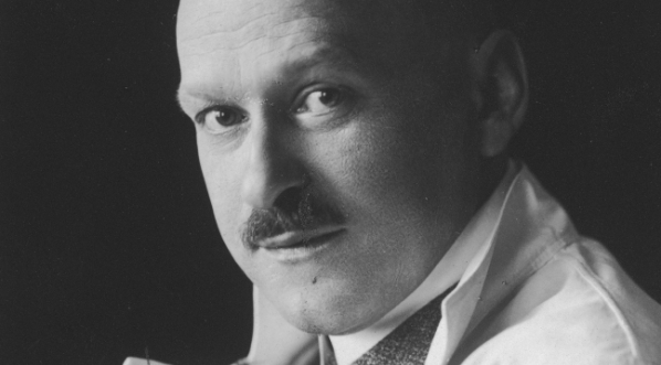  Bolesław Czewoja-Kowalski, profesor, dyrektor Uniwersyteckiej i Wojewódzkiej Kliniki dla Kobiet i Szkoły Położnych w Poznaniu.  