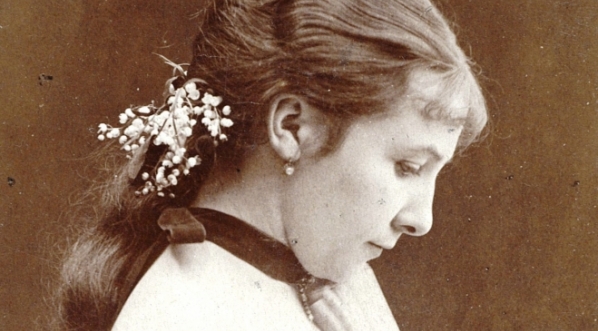  Romana Popiel w spektaklu "Zbudziło się w niej serce".  