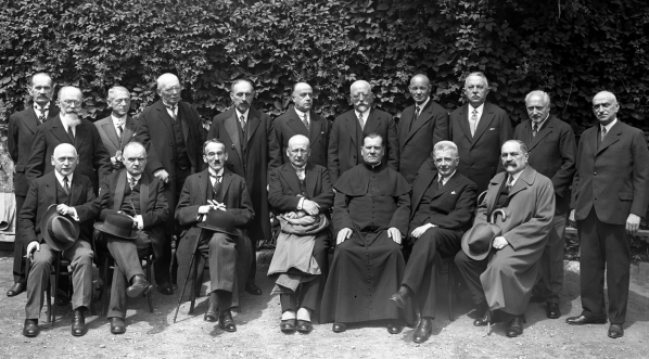  Zjazd absolwentów Państwowego Gimnazjum im. św. Jacka w Krakowie w 1931 roku.  