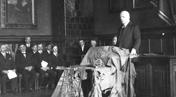  Przemówienie rektora Uniwersytetu Jagiellońskiego doktora Juliana Nowaka podczas 50-lecia Polskiego Towarzystwa Rybackiego w Krakowie w listopadzie 1929 r.  