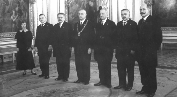  Uroczystość wręczenia Orderu Odrodzenia Polski Politechnice Lwowskiej i profesorowi Kazimierzowi Bartlowi na Zamku Królewskim w Warszawie 13.02.1937 r.  