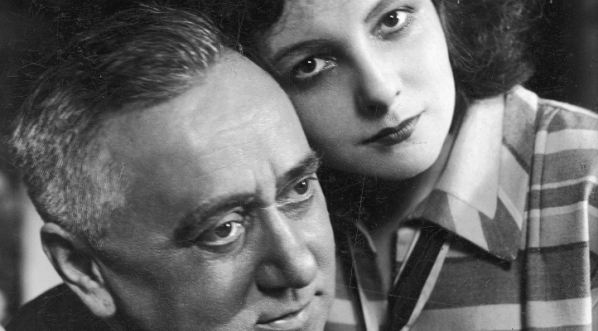  Maria Zarębińska i Bolesław Szczurkiewicz w przedstawieniu "Proboszcz wśrod biedaków" Clementa Vautela w Teatrze Polskim w Poznaniu w 1930 r.  