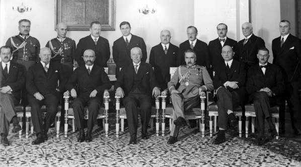  Zaprzysiężenie gabinetu premiera Walerego Sławka w Salonie Kolumnowym na Zamku Królewskim w Warszawie, 05.12.1930 r.  