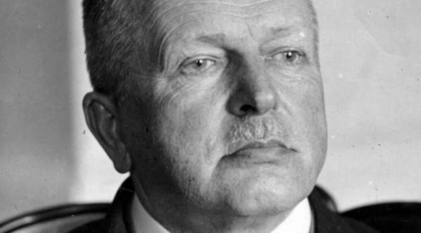  Julian Szymański, senator.  