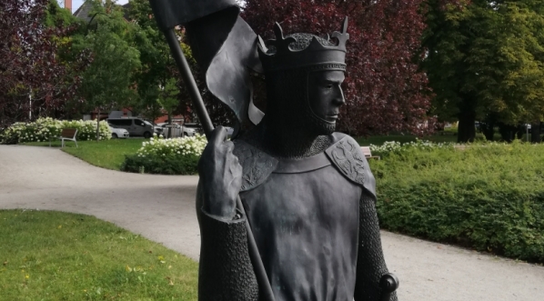  Pomnik Króla Przemysła II w Gnieźnie.  