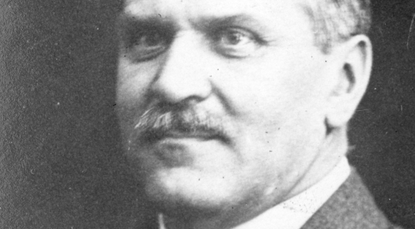  Jan Łopuszański - inżynier, profesor budwnictwa wodnego, rektor Politechniki Lwowskiej.  