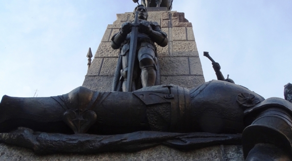  Pomnik Grunwaldzki na placu Jana Matejki w Krakowie (widok od strony południowej).  