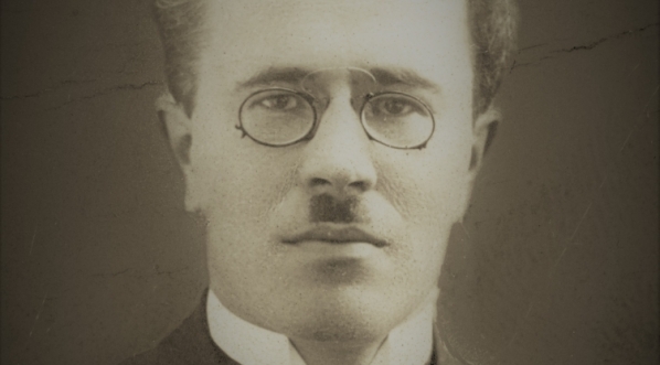  Jan Piekałkiewicz - ekonomista, polityk, profesor Szkoły Nauk Politycznych w Warszawie.  