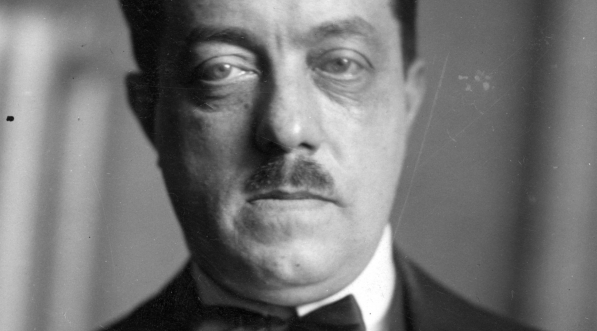  Bronisław Ziemięcki, minister pracy i opieki społecznej.  