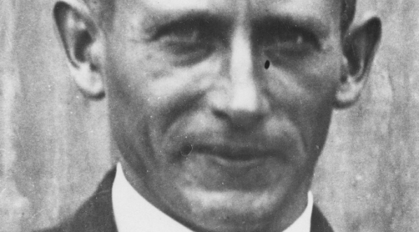  Major pilot Kazimierz Kubala w stroju cywilnym.  