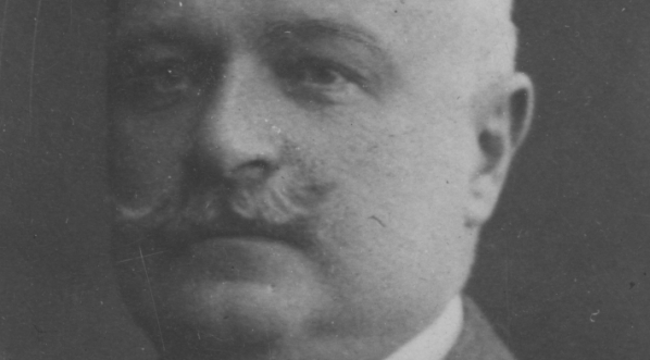  Kazimierz Rzętkowski - profesor chorób wewnętrznych Uniwersytetu Warszawskiego.  