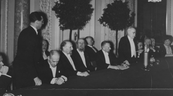  Uroczyste posiedzenie Polskiej Akademii Literatury, na którym przyjęto nowego członka Akademii Kazimierza Wierzyńskiego, Warszawa 22.04.1939 r.  