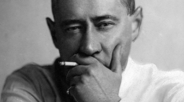  Zygmunt Nowakowski z papierosem.  