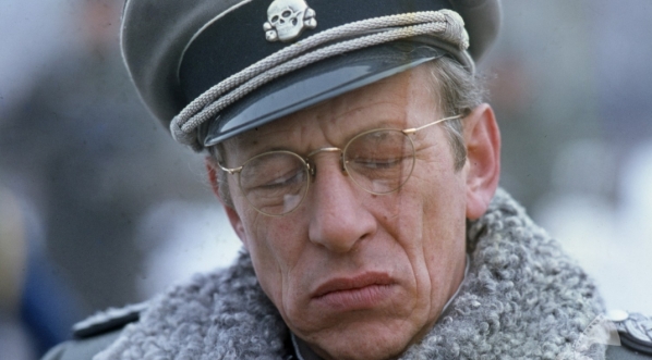  Leszek Herdegen w roli stumbanfuhrera SA w filmie "Godziny poranne" z 1979 r.  
