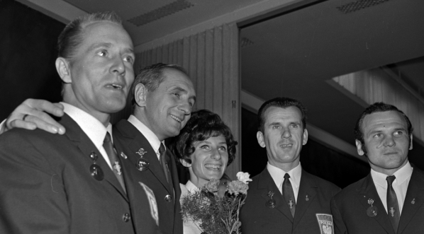  Uroczyste powitanie polskich olimpijczyków po powrocie z Igrzysk w Meksyku w listopadzie 1968 r.  