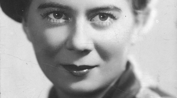  Irena Orska, aktorka, piosenkarka.  