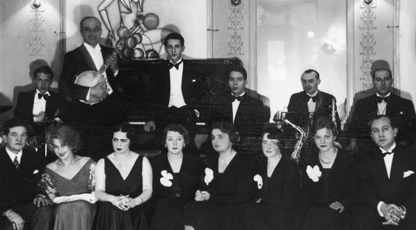  Inauguracja kabaretu Femina w sali Hotelu Warszawskiego w Warszawie 6.12.1932 roku.  