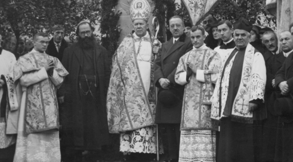  Pomnik św. Klemensa na rynku Nowego Miasta w Warszawie, 06.11.1932 r.  