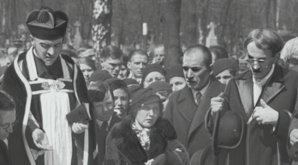  Pogrzeb fotoreportera warszawskiego Jana Binka w Warszawie w 1935 roku.  