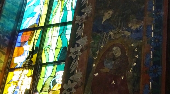 Dzieła Stanisława Wyspiańskiego po prawej stronie prezbiterium kościoła św. Franciszka z Asyżu w Krakowie.  